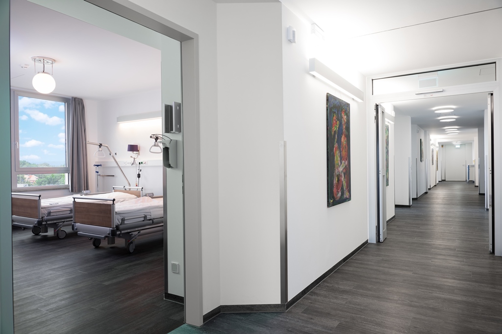 HTCN Klinik 310 Raum und Gang